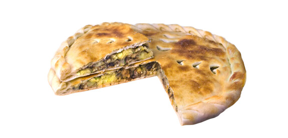 Пирог с курицей, картофелем и грибами